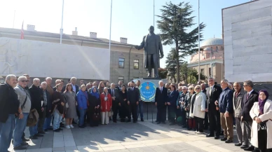 İYİ Parti Eskişehir İl Örgütü, Kuruluşlarının 7. Yıldönümü İçin Valilik Önünde Bir Araya Geldi