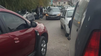 Taşlıca Sokak’ta Kaldırımlar Araç Parkına Teslim