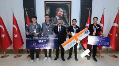 Vali Aksoy, "Uluslararası MEB Robot Yarışması" Dünya Birincilerini Makamında Ağırladı