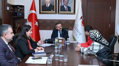 Vali Aksoy, Halk Günü Toplantısında Vatandaşlarla Buluştu