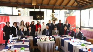 Meslek Hayatları Boyunca Binlerce Öğrenci Eğittiler, Topluma Profesörler ve Generaller Kazandırdılar