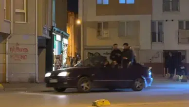 Eskişehir’de Üstü Açık Otomobilde Tehlikeli Tur