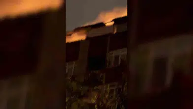 Kağıthane'de gece yarısı dehşeti: 5 katlı binanın çatısı küle döndü