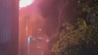 Samandağ'da müstakil ev yangını: Bir yuva küle döndü