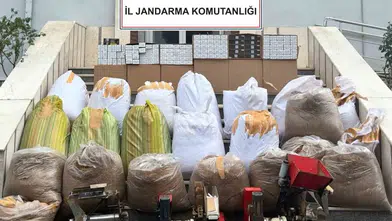 Serdivan'da kaçak tütün ve makaron operasyonu: İki şüpheli yakalandı