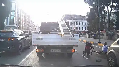 Araklı'da elektrikli bisikletli çocukların tehlikeli yolculuğu kazayla bitti