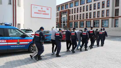 Bilişim ağı üzerinden vurgun yapan şebekeye 6 ilde jandarma darbesi