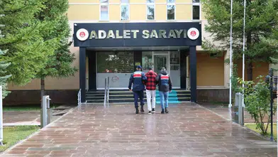 Uyuşturucu suçundan aranan hükümlü jandarmanın takibiyle yakalandı