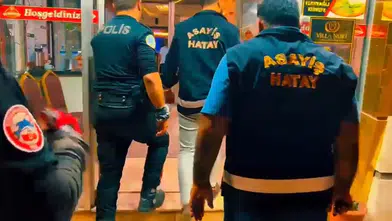 Hatay'da gece denetimi: 17 alkollü işletmeye mevzuata aykırılıktan ceza kesildi