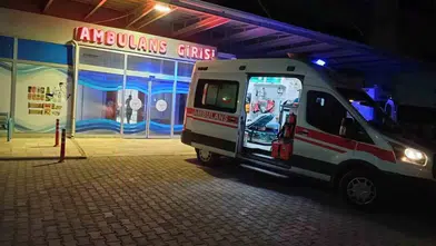 Adıyaman'da direksiyon hakimiyeti kaybedilen otomobil şarampole devrildi: 4 yaralı