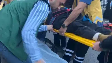 Erzincan'da motosikletin yayaya çarptığı kaza güvenlik kamerasına böyle yansıdı