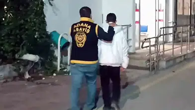 Adana'da iş yeri saldırganı kısa sürede yakalandı: 15 yaşındaki çocuk yaşam mücadelesi veriyor
