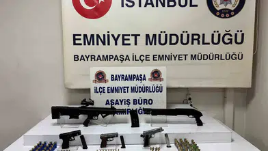 Bayrampaşa'da bir eve düzenlenen operasyonda cephanelik çıktı