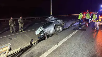 Çanakkale girişinde feci kaza: Otomobil ikiye bölündü, iki genç hayatını kaybetti