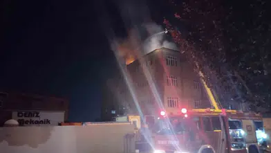 Tuzla Deri Organize Sanayi Bölgesi'nde gece yarısı fabrika yangını paniği