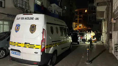 Zeytinburnu'nda polise silahlı saldırı: Bir şüpheli vurularak yakalandı