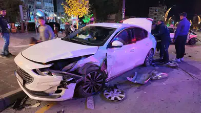 Niğde'de kavşak kazası: İki otomobilin çarpışması sonucu bir kişi hastanelik oldu