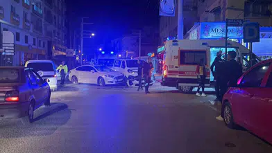 Osmaniye'de gece yarısı kaza: İki otomobil çarpıştı, iki kişi hastanelik oldu