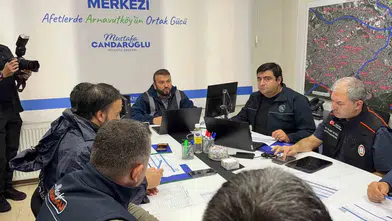 Arnavutköy'de sağanak mesaisi: Belediye kurum ayrımı gözetmeden sahaya indi