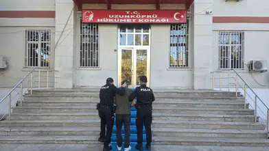 Uzunköprü'deki pansiyon önünde kanlı hesaplaşma: Bir ölü bir yaralı