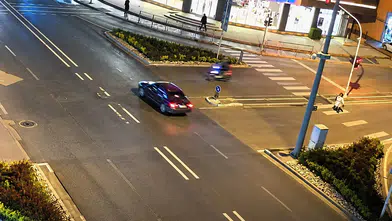 Düzce'de dehşet anları: Motosikletli sürücü çarptığı otomobilin içine uçtu