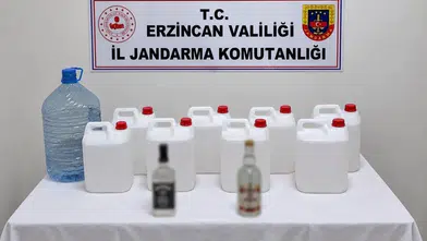 Erzincan'da kaçak içki imalathanesine jandarma baskını