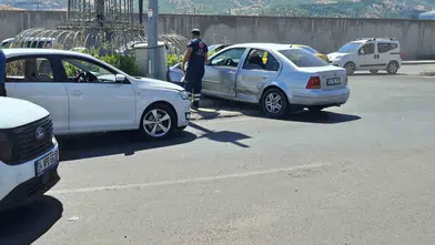 Bingöl'de kavşakta çarpışan iki otomobilde bir kişi yaralandı