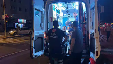 Kavgada vuruldu, tramvaya binip kaçtı