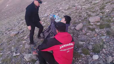 Erciyes'in zorlu yamaçlarında mahsur kalan yürüyüşçüye JAK ve AFAD eli uzandı