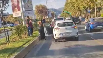 Menteşe'de Uğur Mumcu Bulvarı'nda üç araç birbirine girdi