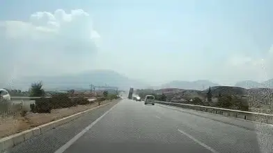 Açık unutulan dorse EDS direğini devirdi: Trafik felç oldu