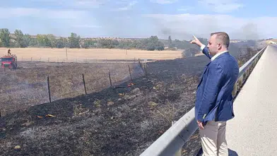 Başkan Yüksel'in dikkati çiftliği kurtardı: Yol kenarındaki yangına anında müdahale