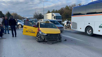 Eskişehir Çevreyolunda Korkutan Kaza: 3 Yaralı!