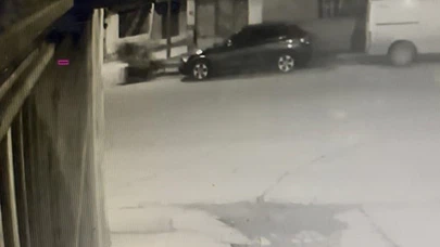 Motosiklet Kontrolsüzce ilk yayaya ardından duvara çarptı: 3 yaralı