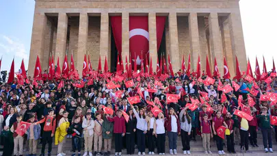 Milli Eğitim Bakanı Yusuf Tekin 23 Nisan’da Anıtkabir’deydi