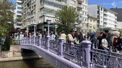Eskişehir'de Bahar Güneşi Gondol Turlarını Canlandırdı