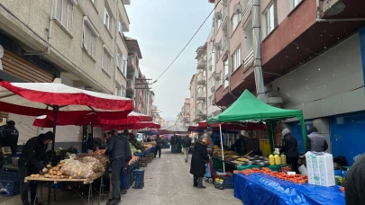 Kar Altında Ekmeğini Kazanan Pazarcılar