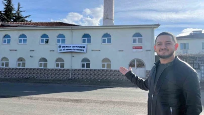 Eskişehir’deki Yavuz Camii’nin Duvarına “Bence Affeder, Gel Konuş İstersen” Pankartı Asıldı