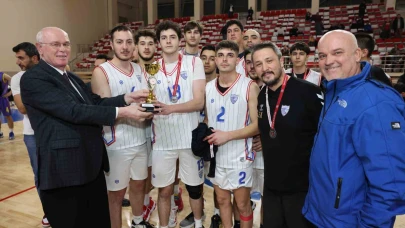 Kazım Kurt Eskişehir Erkekler Basketbol Ligi Finalinde Taraftarların İlgi Odağı Oldu