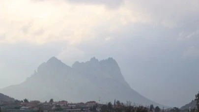 Bozaniç Dağı’nda Sis Manzarası Fotoğraflandı