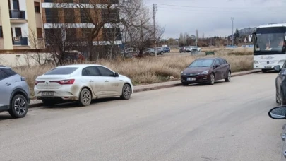 Kazanın Ardından Motosikletini Bırakan Sürücüye Esnaf Yardım Etti