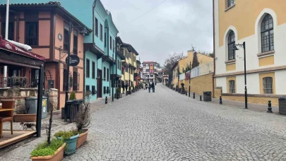 Eskişehir Sokakları Soğuk Hava Nedeniyle Sessizleşti