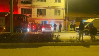 Eskişehir'de Kontrolden Çıkan Cip, Apartman Duvarına Çarparak Durabildi
