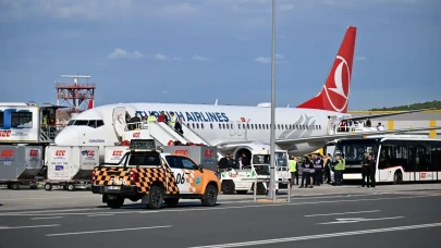 İsrail’in alıkoyduğu 137 aktivist Türkiye’ye getirildi