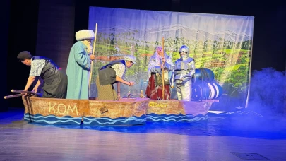 Nasrettin Hoca Bu Kez Doğa İçin Sahnedeydi: “Maya Tutmayan Göl” İle Güçlü Mesaj