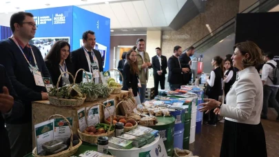 Başkan Ünlüce, MARUF’25’te Eskişehir’in Kuşaklararası Projelerini Anlattı