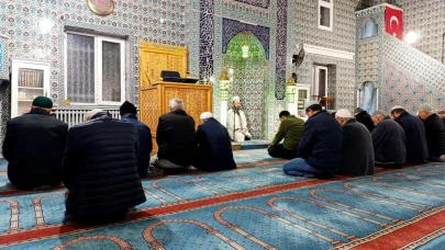 Ahmet Yavuzer Camii’nde sabah namazı buluşmaları bereketle sürüyor