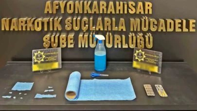 Afyonkarahisar'da Zehir Emdirilmiş Rulo Peçeteyi Satamadan Polise Yakalandılar