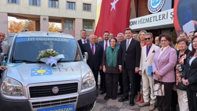 İYİ Parti Odunpazarı İlçe Başkanlığına Hizmet Aracı Kazandırıldı