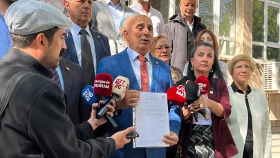 CHP Odunpazarı İlçe Başkanı Rahmi Çınar mazbatasını aldı